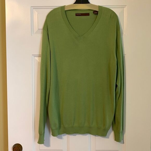 Perry Ellis size extra large V-neck green sweater. Very very soft - Picture 1 of 5
